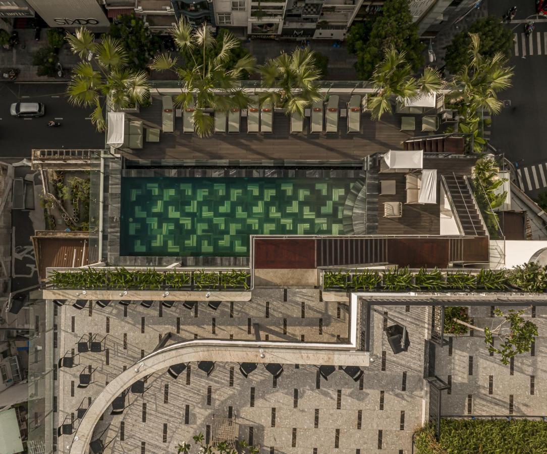 La Siesta Premium Saigon Hotel Хошимин Екстериор снимка The rooftop pool at The Standard East Village