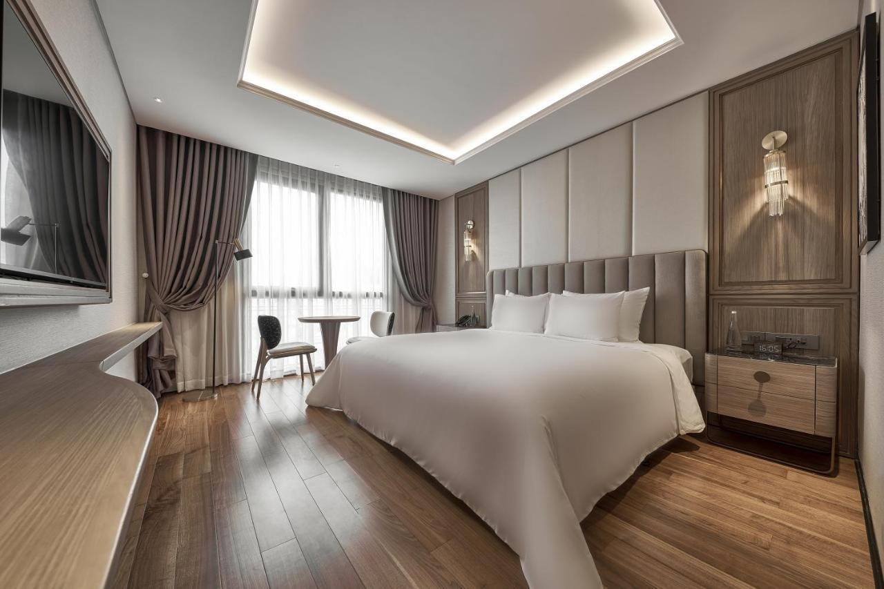 La Siesta Premium Saigon Hotel Хошимин Екстериор снимка